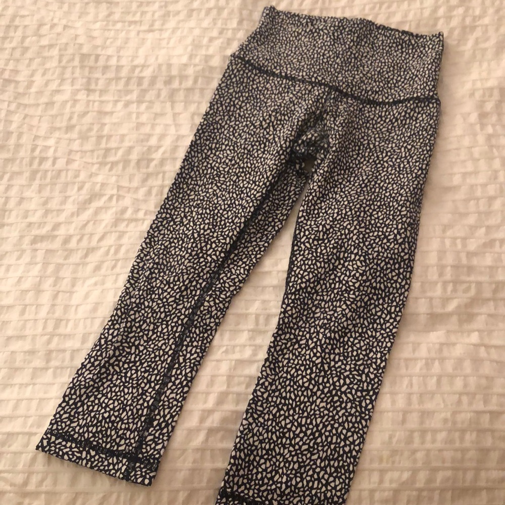 Lululemon wunder under leggings pattern size 6